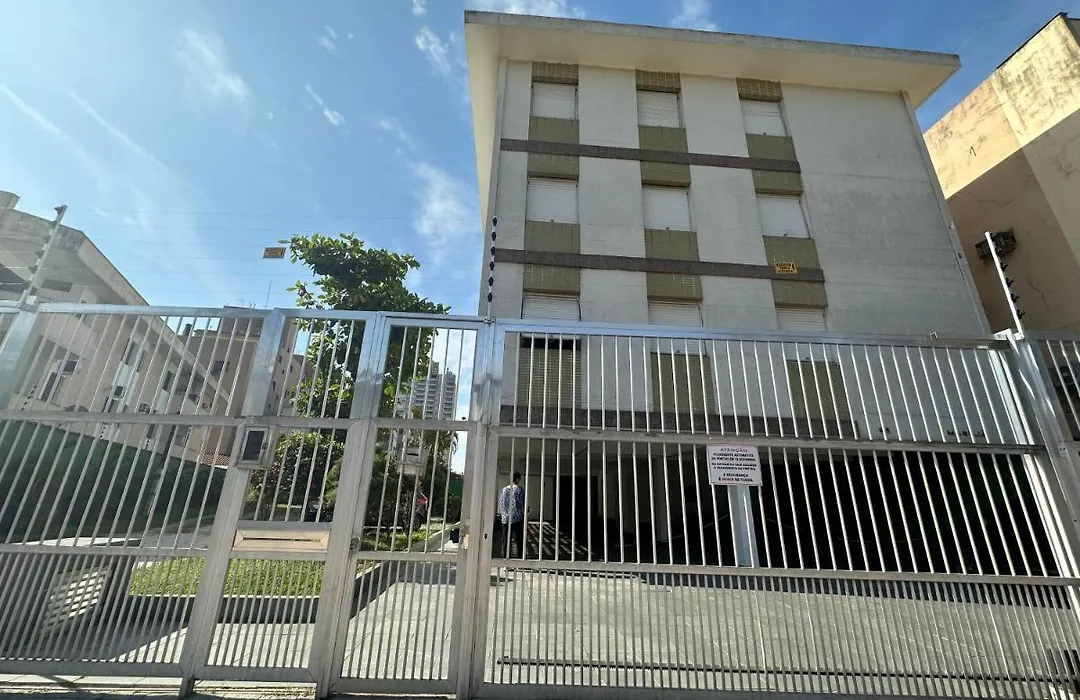 Apartamento uma quadra do mar- Praia da Enseada - melhor do Guarujá-1