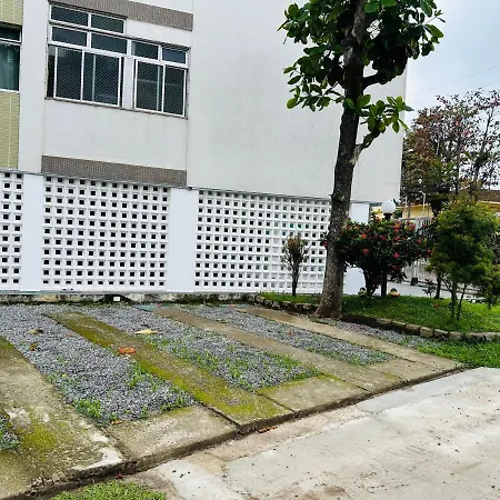 Apartamento uma quadra do mar- Praia da Enseada - melhor do Guarujá-2